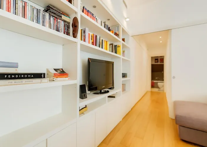 דירה Micol's Place, Bright 2 Rooms, 2 Toilets, Near Metro, 80 Mq *