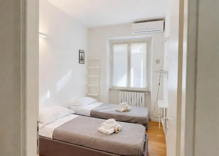 Micol's Place, Bright 2 Rooms, 2 Toilets, Near Metro, 80 Mq דירה