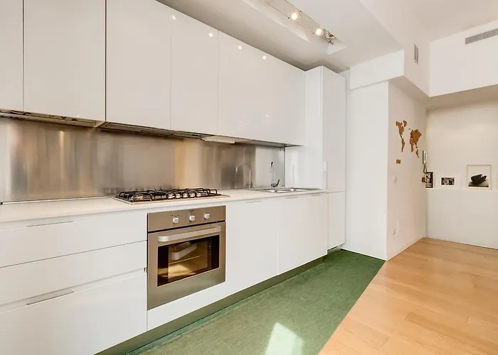 דירה Micol's Place, Bright 2 Rooms, 2 Toilets, Near Metro, 80 Mq *