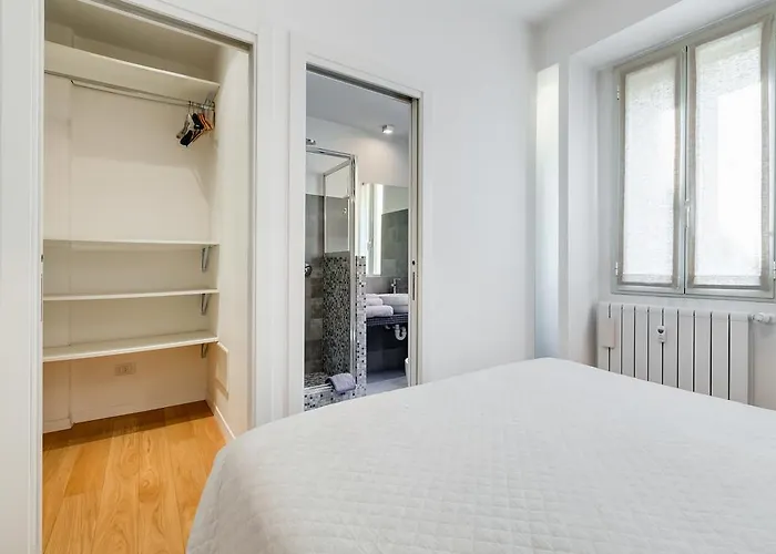 Micol's Place, Bright 2 Rooms, 2 Toilets, Near Metro, 80 Mq דירה *