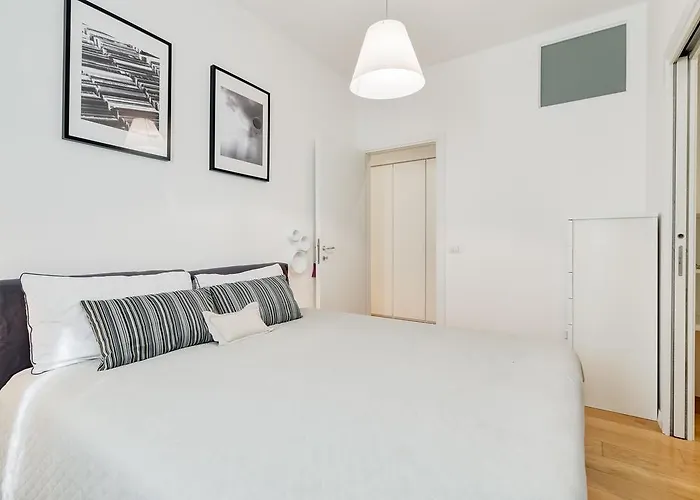 Micol's Place, Bright 2 Rooms, 2 Toilets, Near Metro, 80 Mq רומא