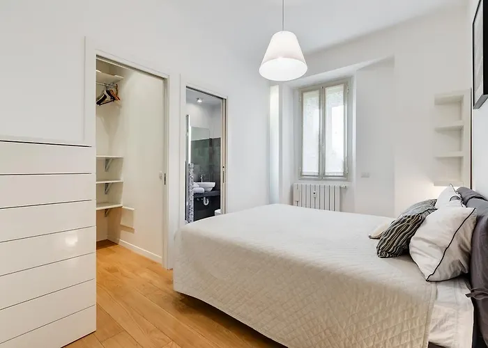 Micol's Place, Bright 2 Rooms, 2 Toilets, Near Metro, 80 Mq