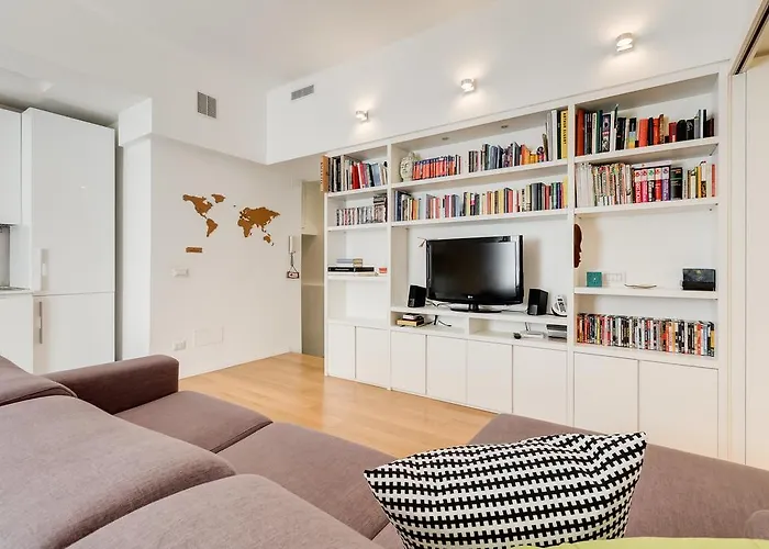 דירה Micol's Place, Bright 2 Rooms, 2 Toilets, Near Metro, 80 Mq