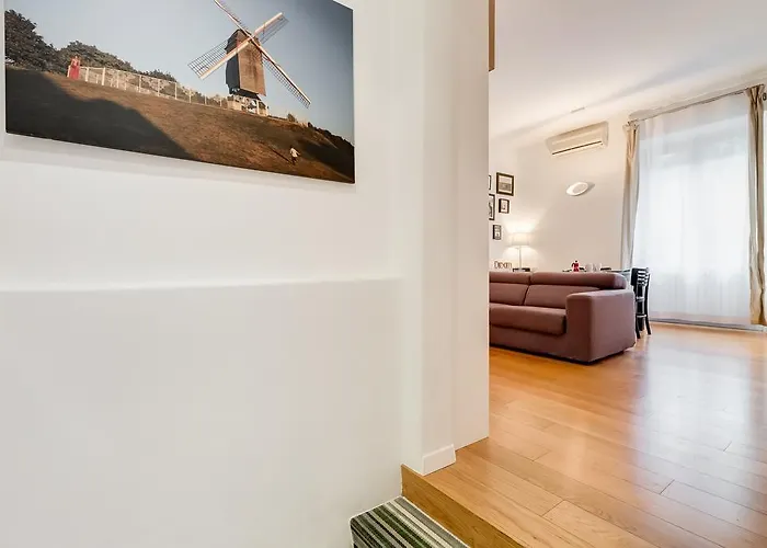 Micol's Place, Bright 2 Rooms, 2 Toilets, Near Metro, 80 Mq דירה *